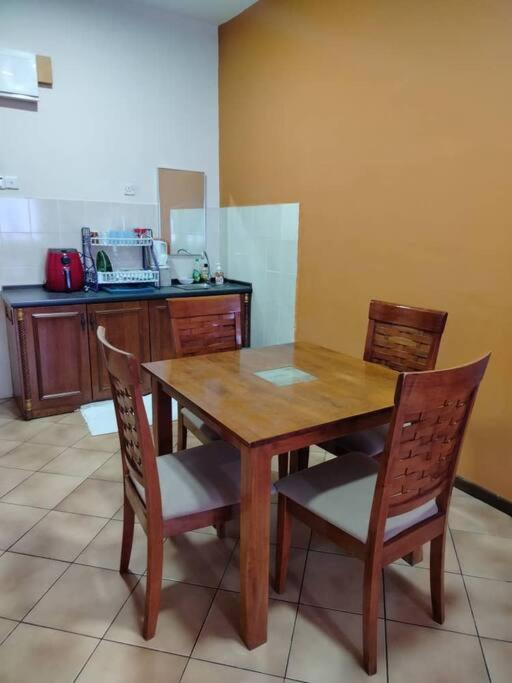 Homestay Elina - Cheap And Cosy Port Dickson Ngoại thất bức ảnh