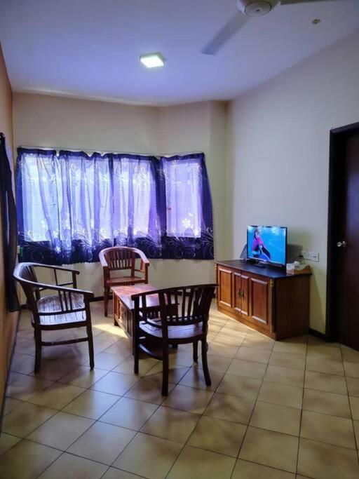 Homestay Elina - Cheap And Cosy Port Dickson Ngoại thất bức ảnh